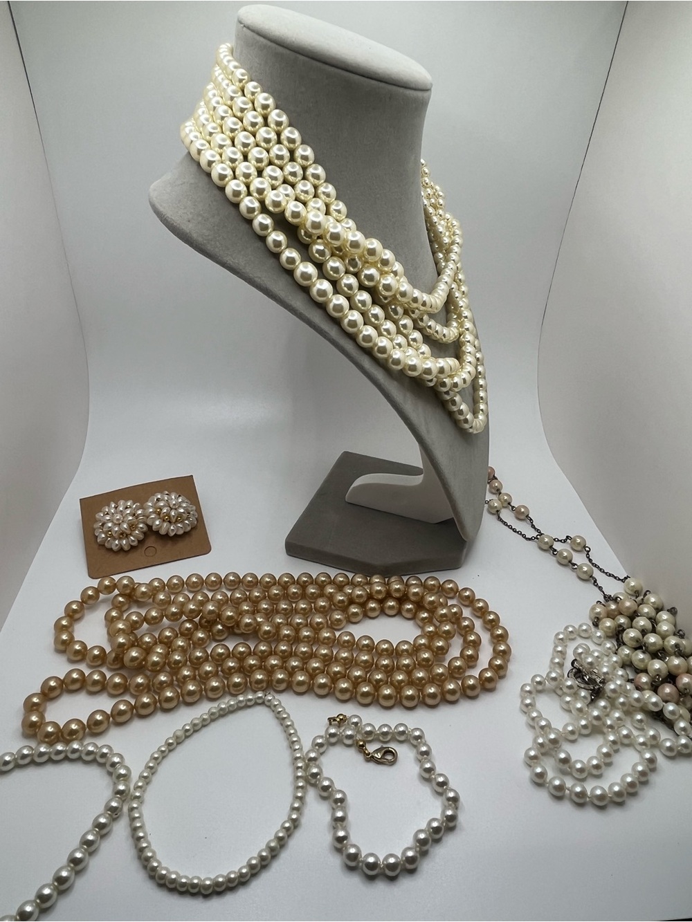 Bundle of Fashion Pearl Jewelry - Picture 13 of 14